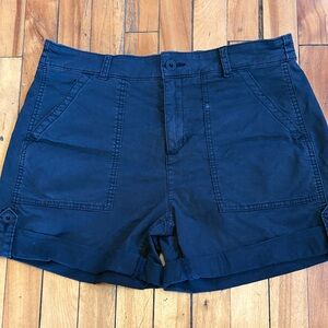 DENVER HAYES Faded Black Cotton Patch-Pocket Rolled Cuff Shorts - Size 8